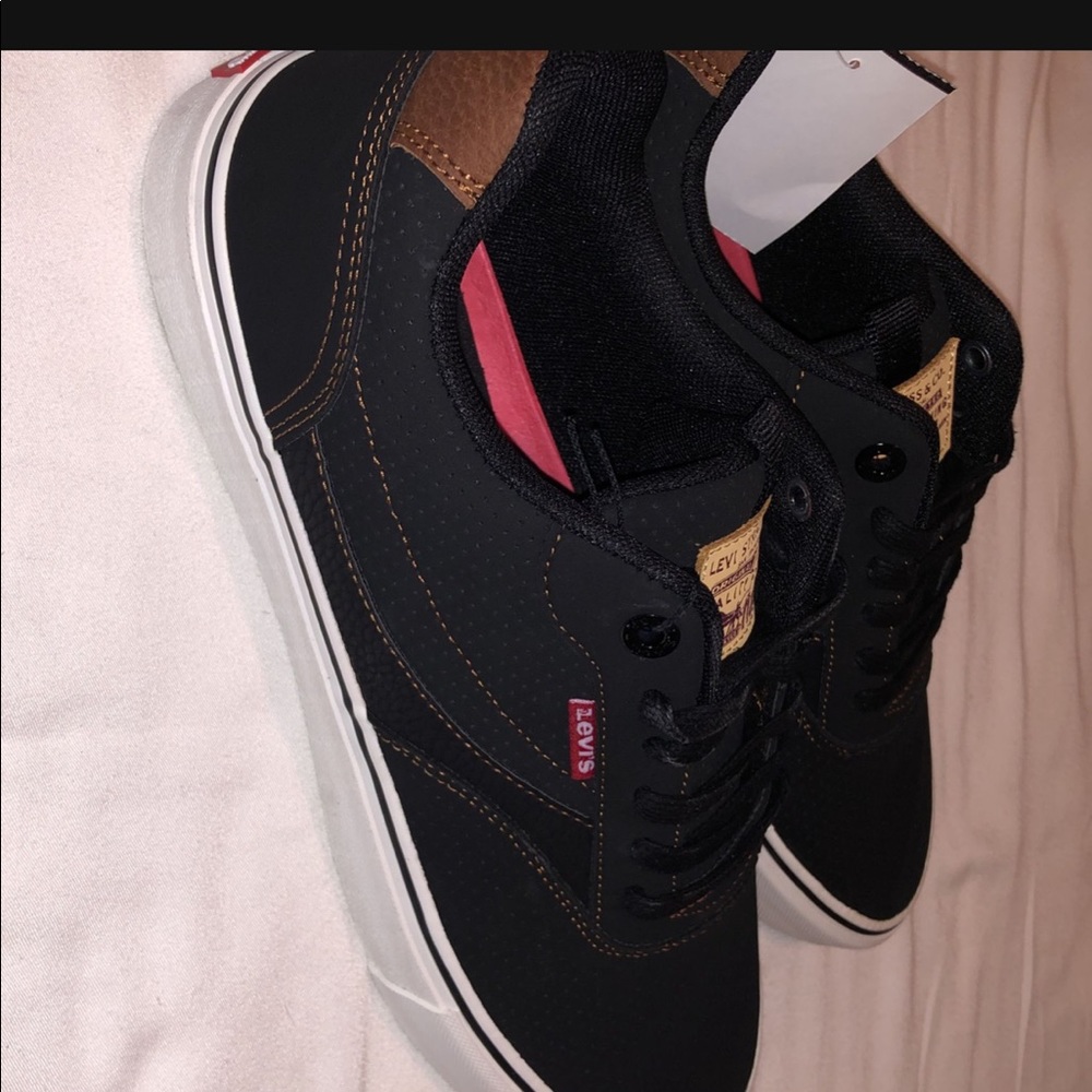 Men’s black Levi’s brand new